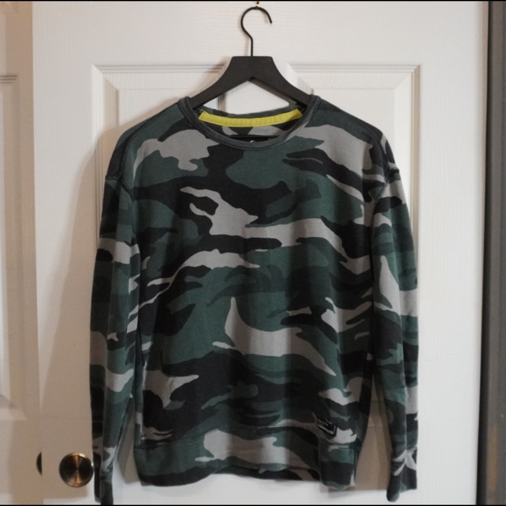 Hollister crew neck